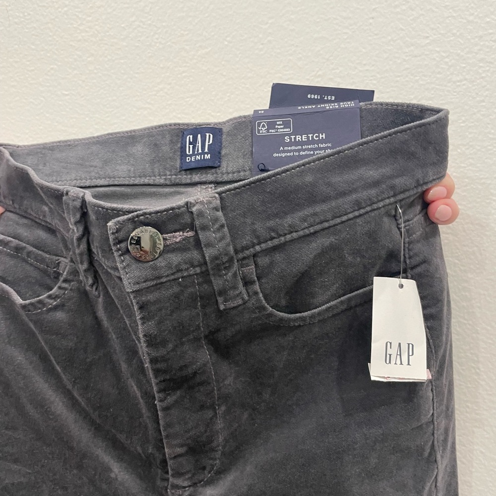 GAP new with tag corduroy jean style pant